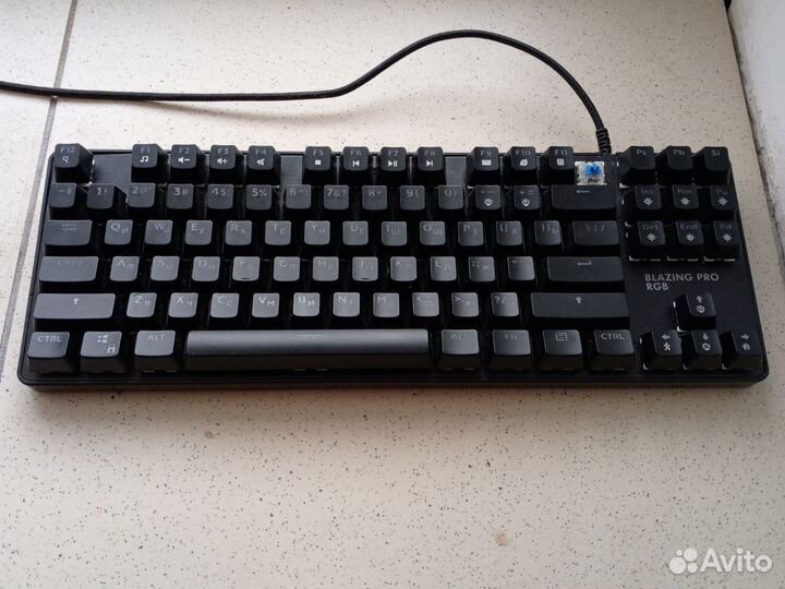 Игровая клавиатура с подсветкой