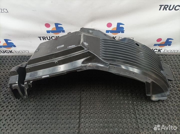 81612300208 Крыло переднее правое передняя часть