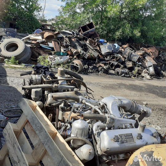 Грузовики и спецтехники