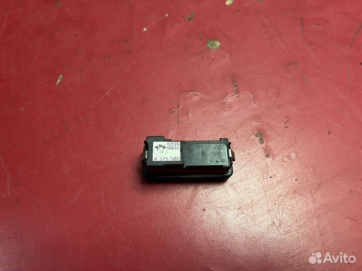 Кнопка закрывания багажника BMW 7 E65/E66