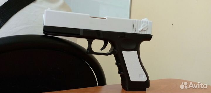 Пистолет игрушечный без пулек