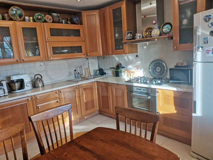 Коттедж 373,3 м² на участке 6,7 сот.