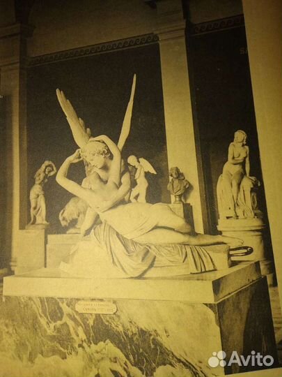 Книга скульптуры Лувра