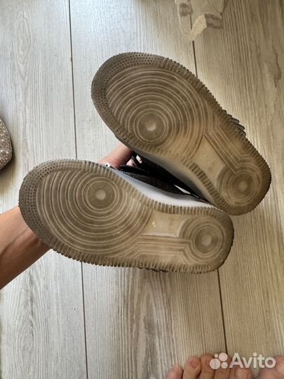 Кроссовки доя девочки 27 размера