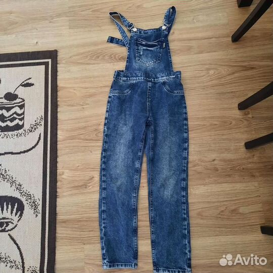 Джинсовый комбинезон для девочки