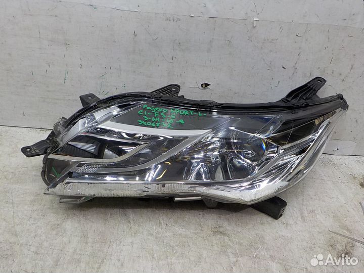 Фара левая Mitsubishi Pajero Sport