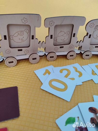 Паровозик деревянный