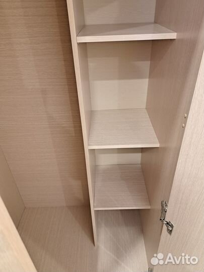 Угловой шкаф с зеркалом