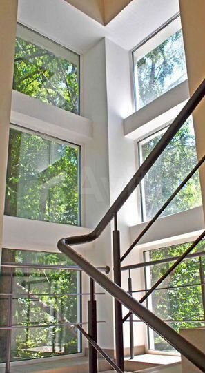 Здание, 3093 м²