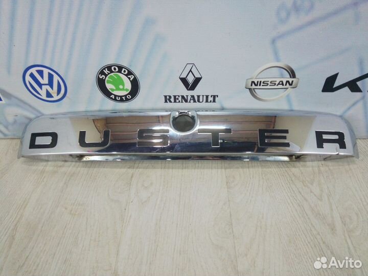 Молдинг Накладка крышки багажника Renault duster