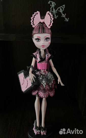 Кукла Монстер Хай Дракулаура Монстры по обмену