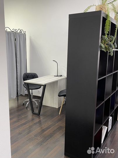 Рабочее место в аренду (около ТЦ Три Кота)