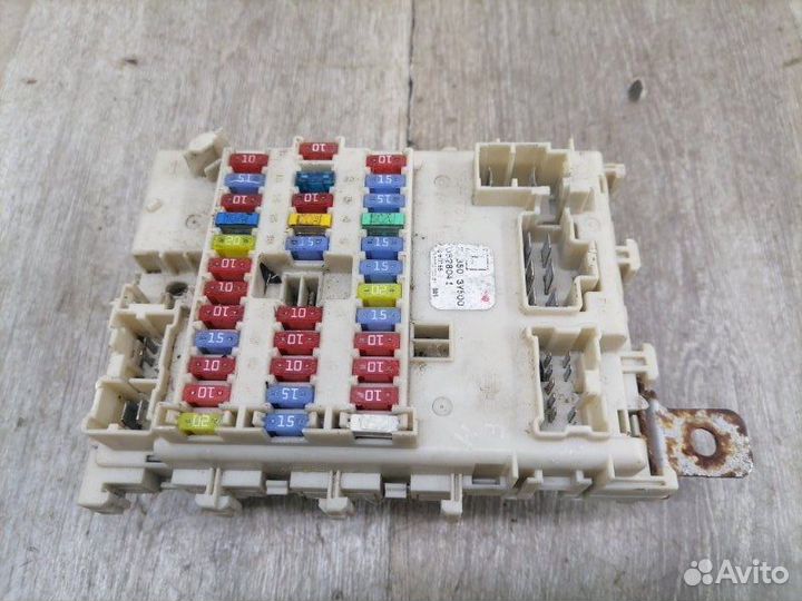 Блок предохранителей Nissan Maxima A33 VQ20DE 2004