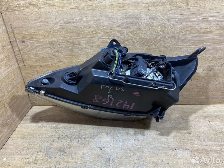 Фара передняя правая Ford Focus 1 рест 142168