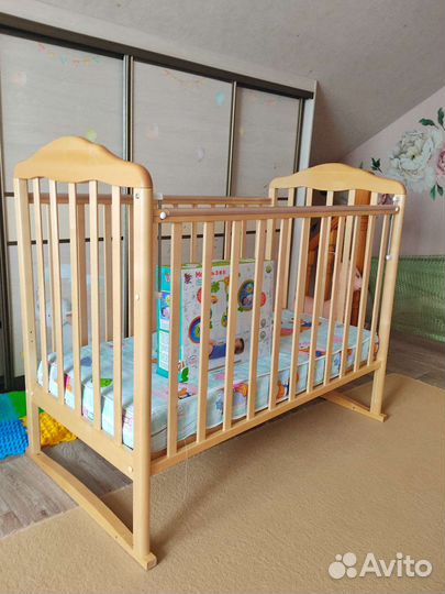 Детская кроватка