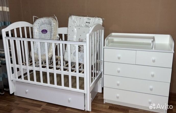 Кроватка с 2 маятниками Пеленальный комод