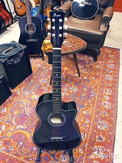 Акустическая гитара