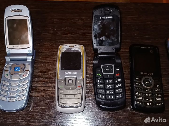 Мобильные телефоны