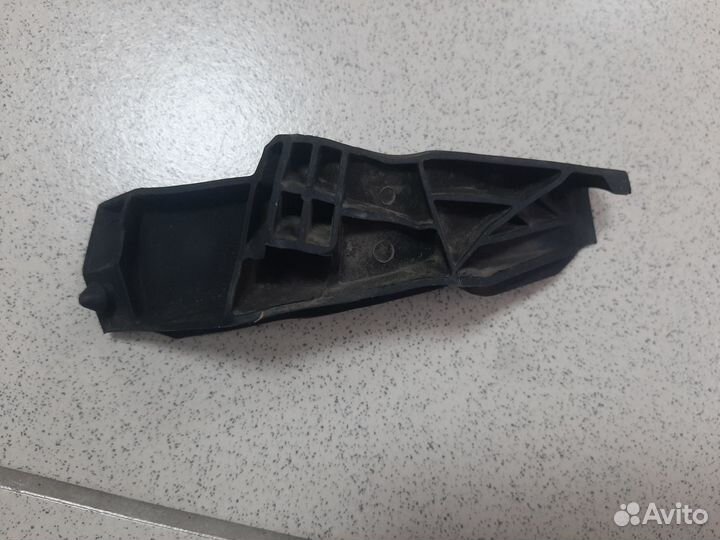 Уголок лобового стекла Camry 40 (2006-11) Европа