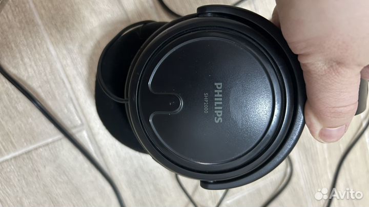 Проводные наушники