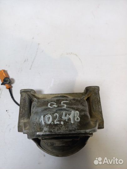 Подушка двигателя Audi Q5 8R cdnc 2010