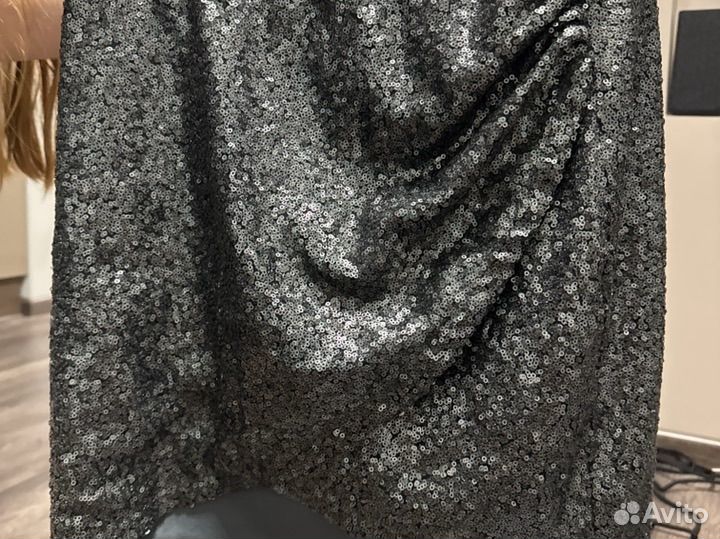 Юбка джинсовая и юбка с пайетками