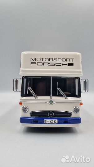 Модель Renntransporter Porsche Motorsport