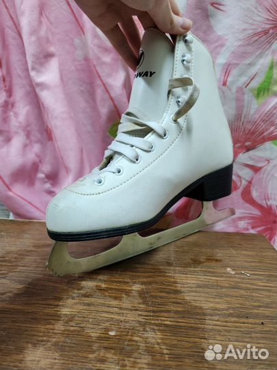 Коньки фигурные