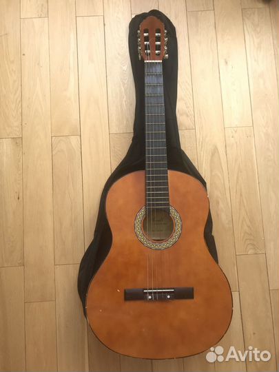Продам аккустическую Гитару 
