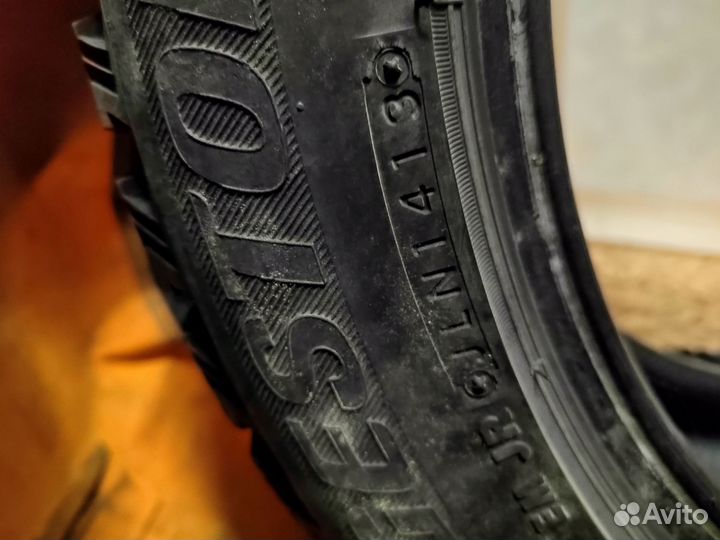 Bridgestone Blizzak Spike-01 225/50 R17 98T