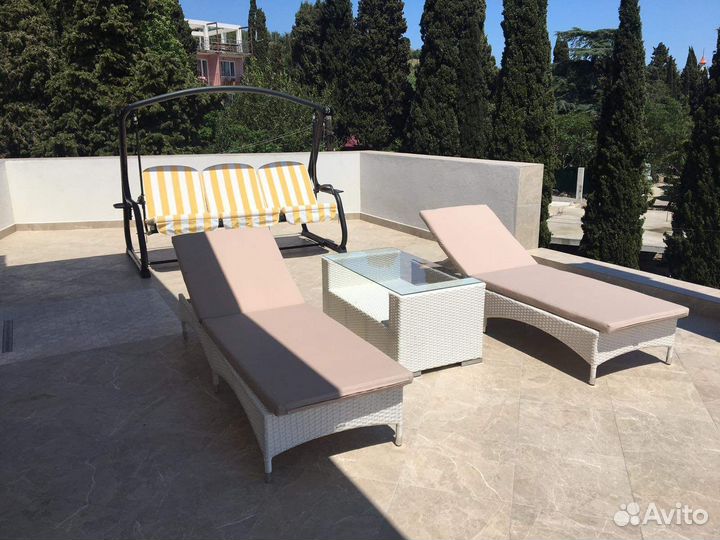 Шезлонг из ротанга