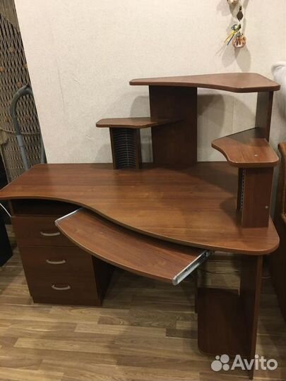 Компьютерный стол