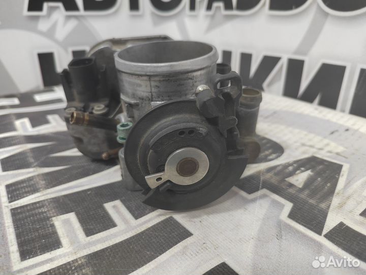Дроссельная заслонка Volkswagen Passat B5