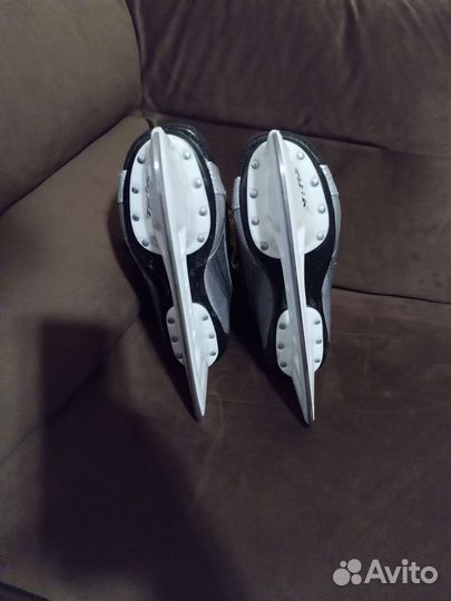 Хоккейные коньки bauer 42 размер
