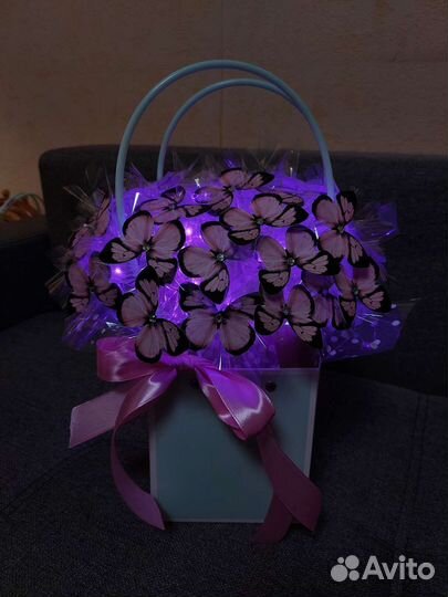 Букет из бабочек светящийся