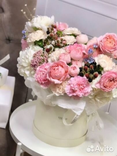 Цветы букеты в коробке