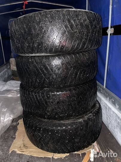 Goodyear UltraGrip 265/65 R17