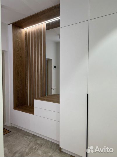 Шкаф с зеркалом