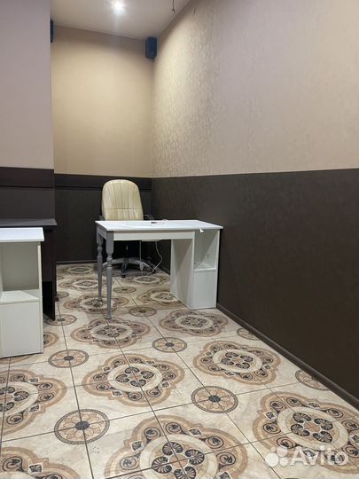 Маникюрный стол с вытяжкой бу