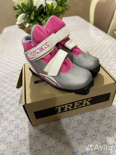 Лыжные ботинки 32 trek