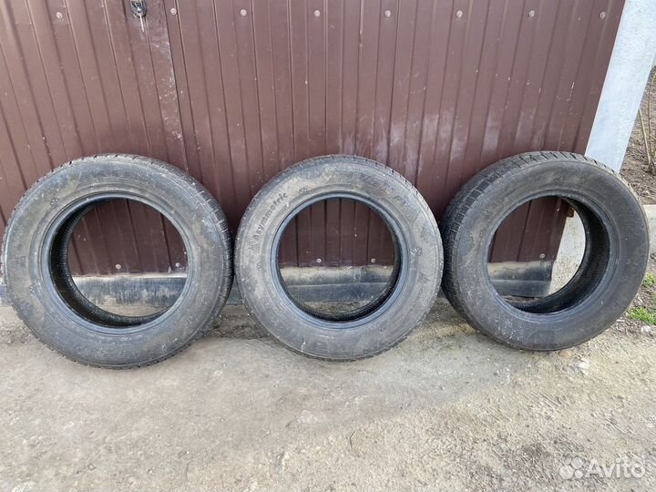 Kumho I'Zen RV Asymmetric 235/65 R17