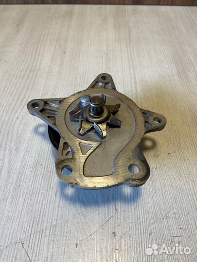 Помпа Toyota Corolla 180 1ZR-FE 2013