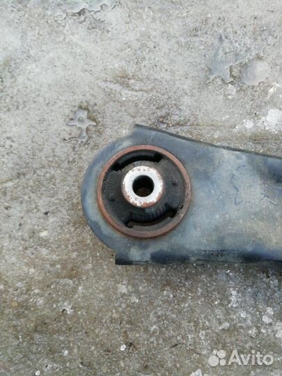 Рычаг передний передний правый Nissan X-Trail