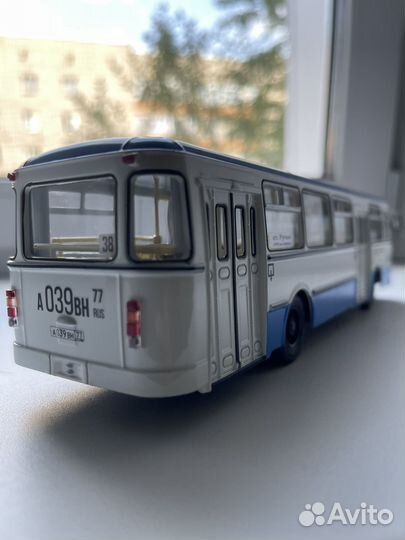 Модель АВТОБУСА лиаз 677 1:43 сова