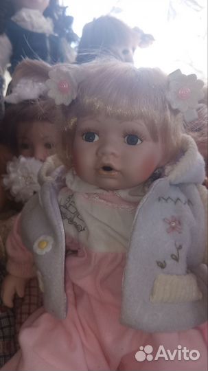 Кукла фарфоровая