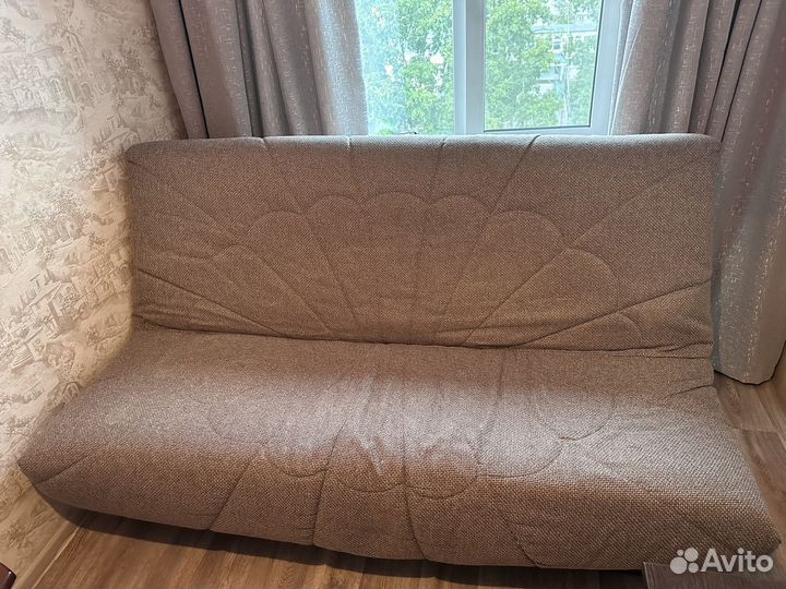Диван