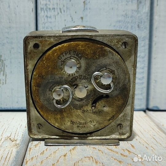 Часы-будильник Сигнал 11 камней, 1950е гг СССР