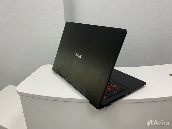 Игровой ноутбук asus 15.6 / i7 / GTX1060