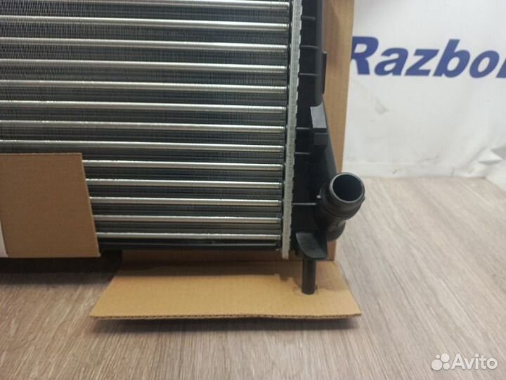 Радиатор охлаждения Ford Mondeo 3