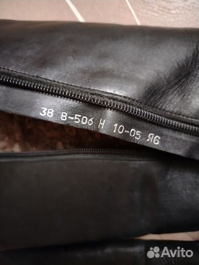 Зимние женские кожаные сапоги с натуральным мехом